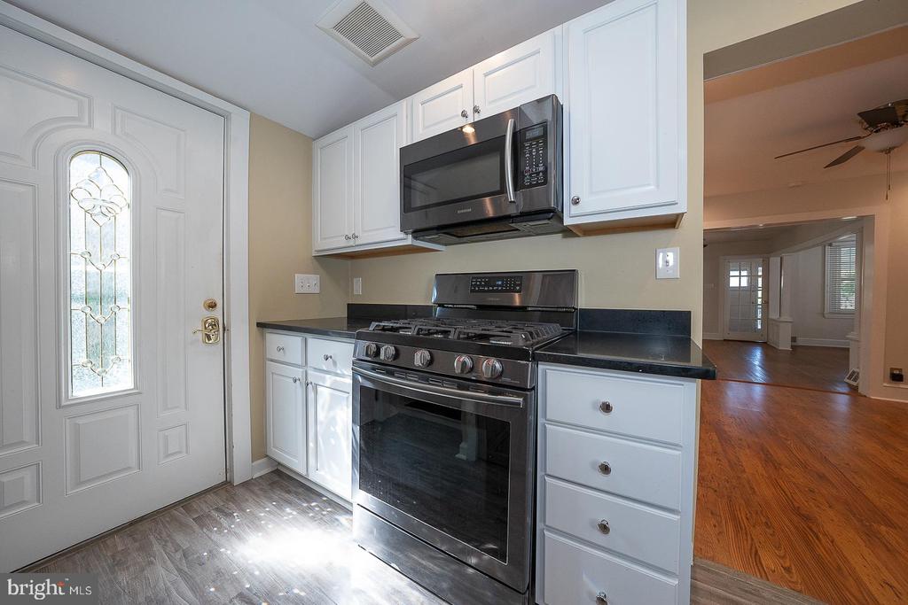 307 MANCHESTER AVENUE