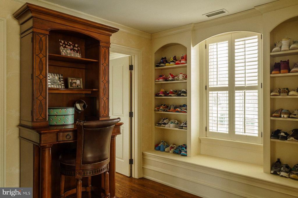 423 BOXWOOD ROAD