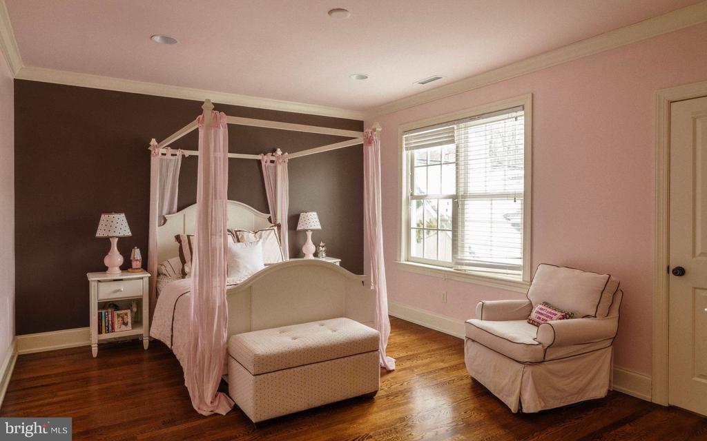 423 BOXWOOD ROAD