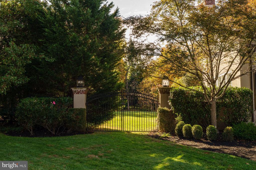 423 BOXWOOD ROAD