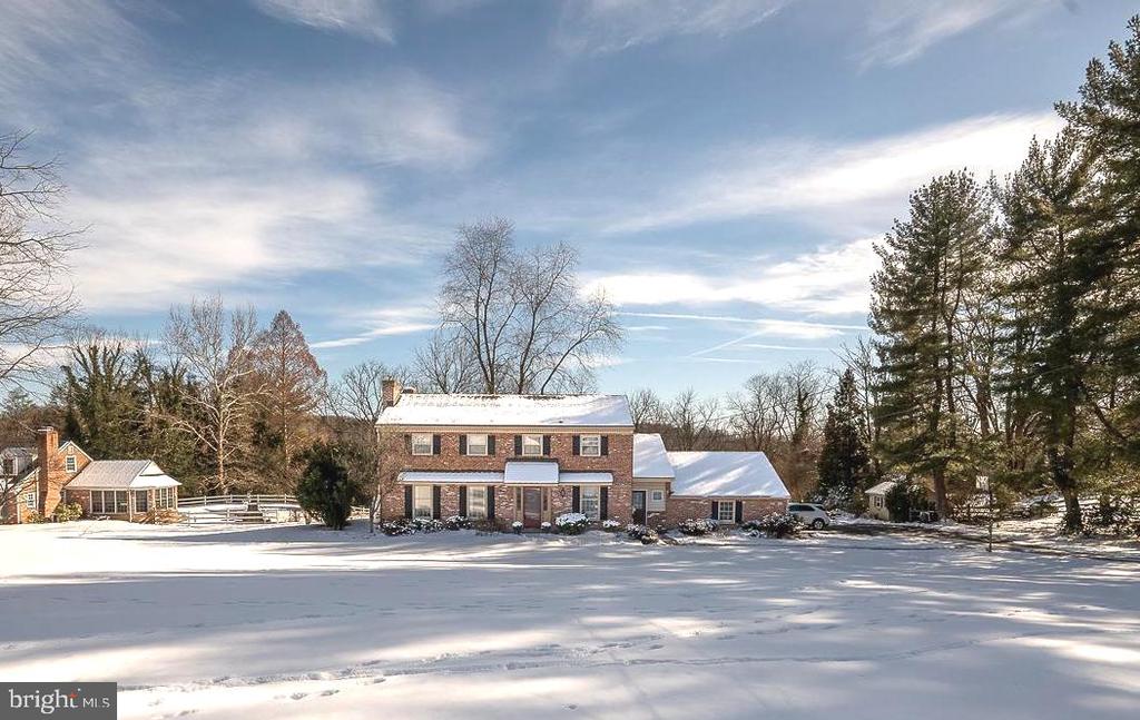 334 ECHO VALLEY LANE