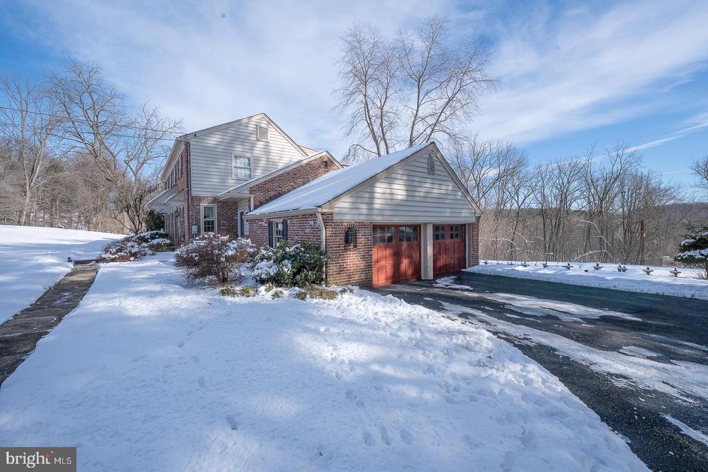 334 ECHO VALLEY LANE