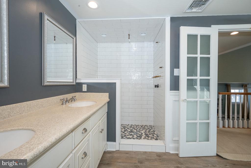 334 ECHO VALLEY LANE
