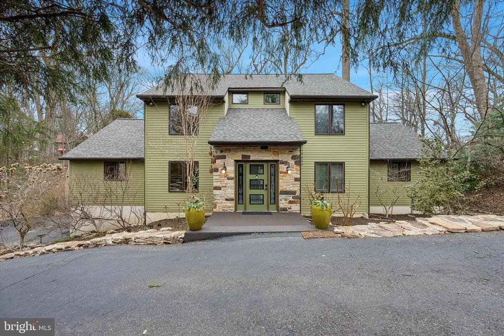 2 LAKE AVENUE