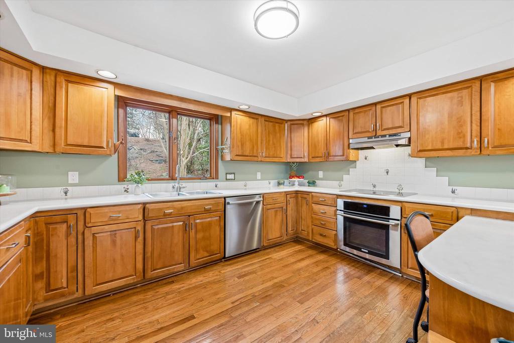 2 LAKE AVENUE