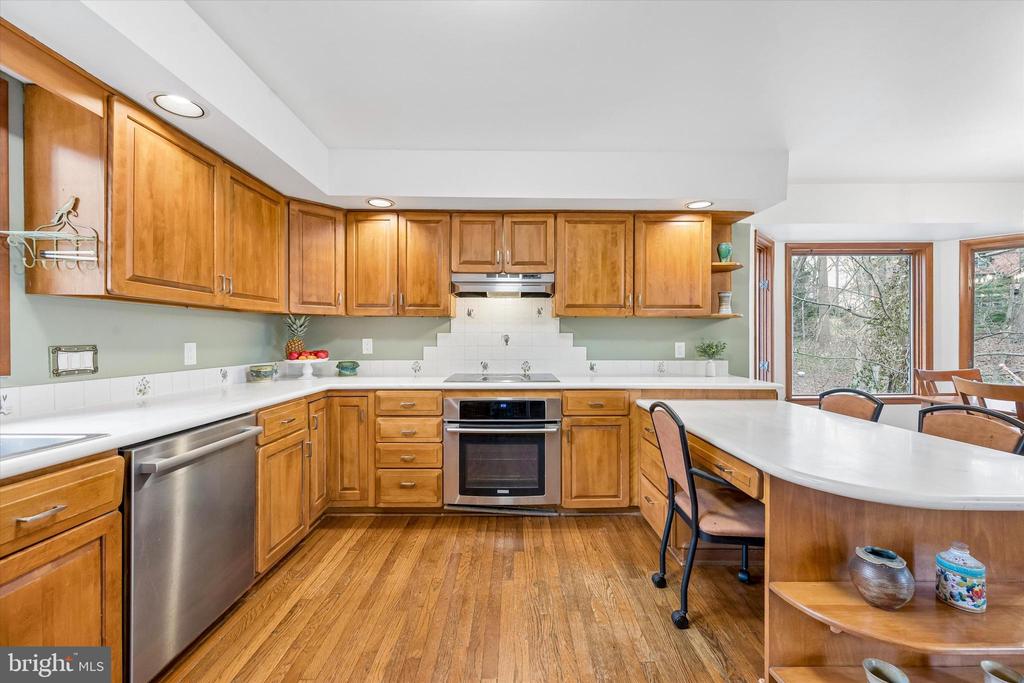 2 LAKE AVENUE