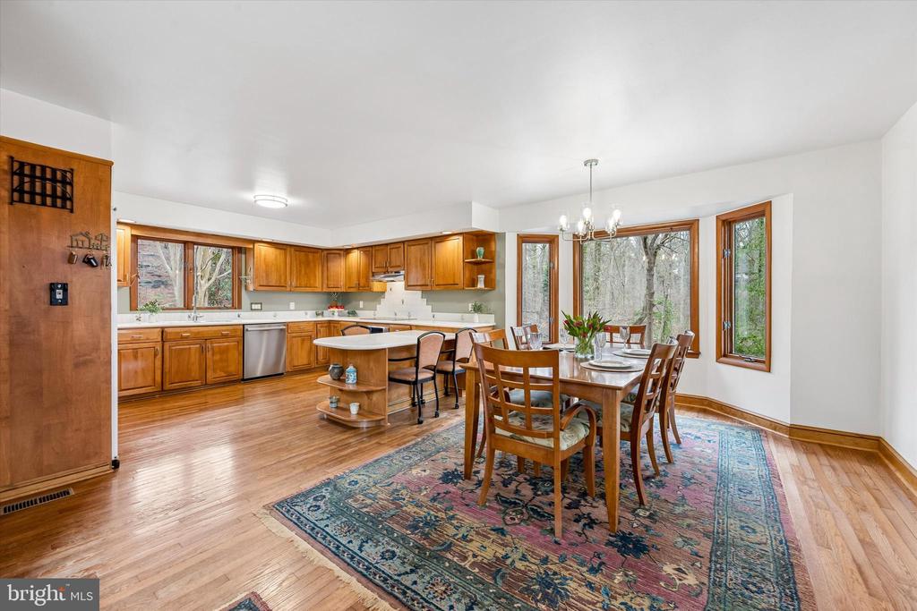 2 LAKE AVENUE