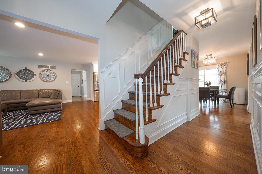 407 VALLEY GLEN DRIVE