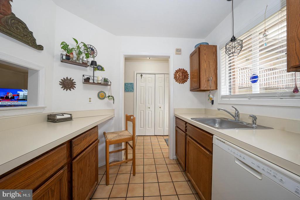 1102 PRITCHARD PLACE