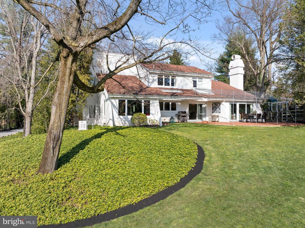 1131 SPRINGMONT CIRCLE