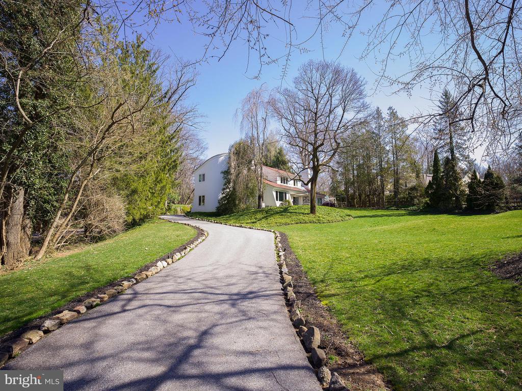 1131 SPRINGMONT CIRCLE