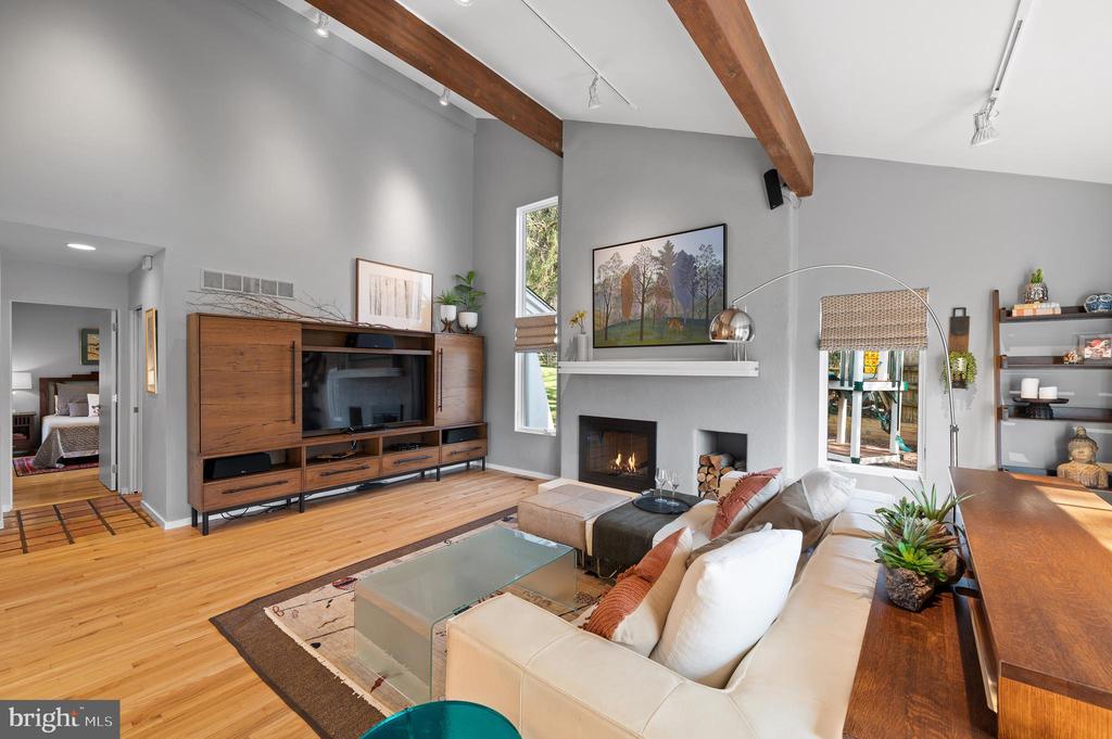 1131 SPRINGMONT CIRCLE