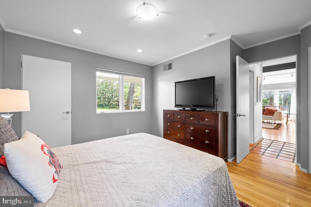 1131 SPRINGMONT CIRCLE