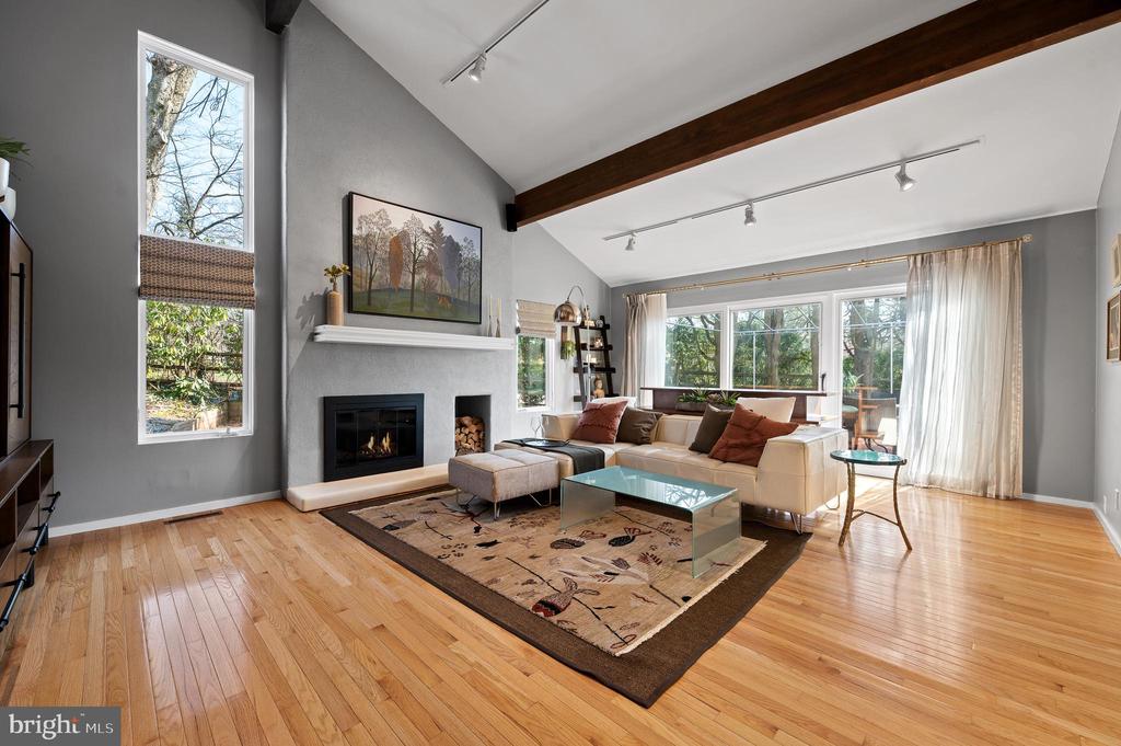 1131 SPRINGMONT CIRCLE