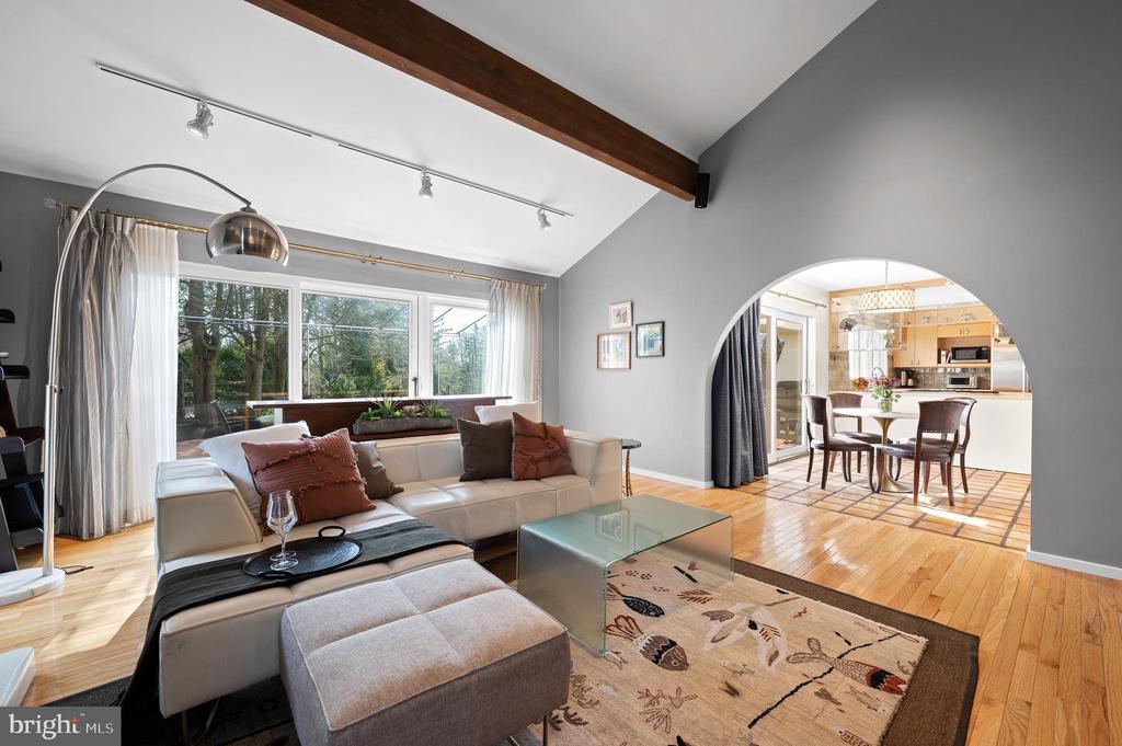 1131 SPRINGMONT CIRCLE