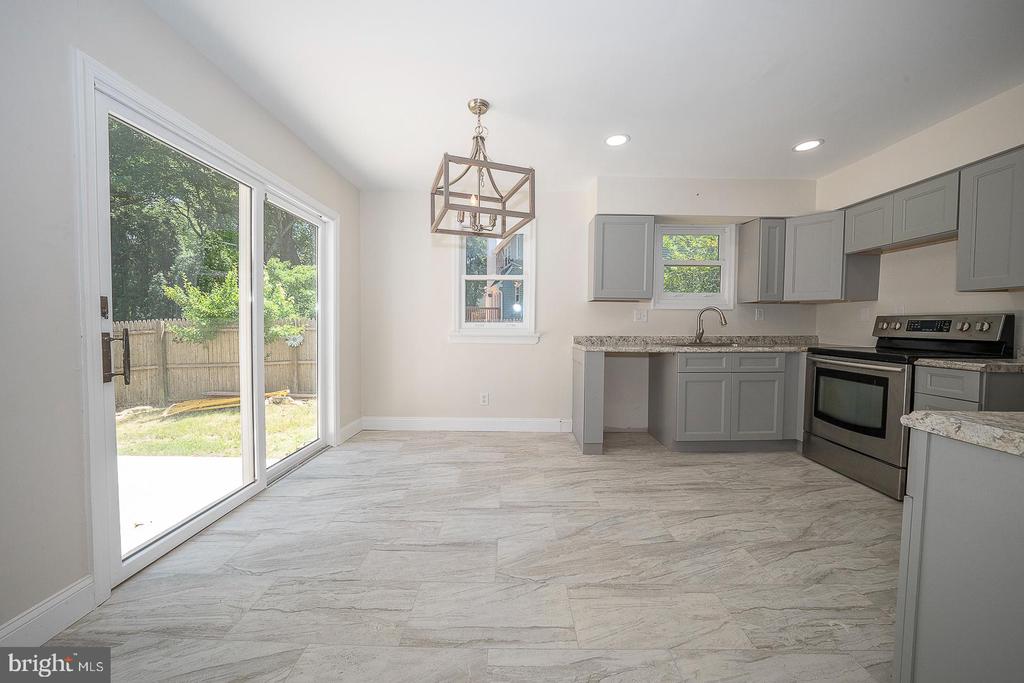 2129 BARNWOOD CIRCLE