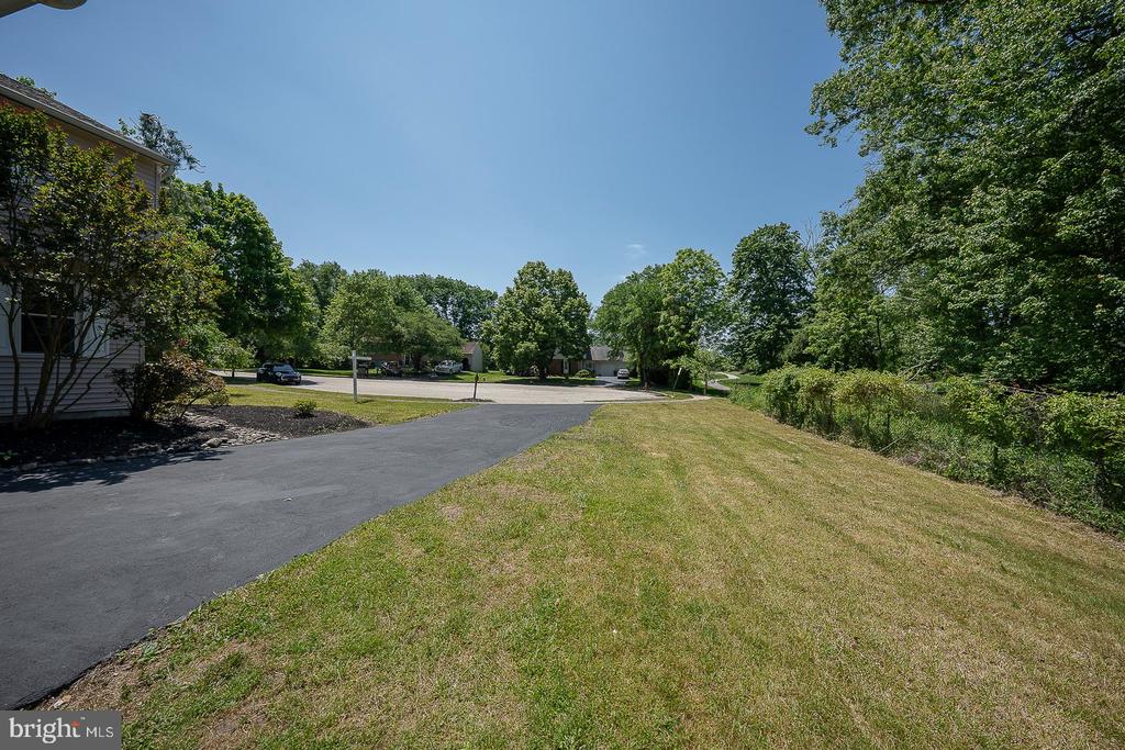 2129 BARNWOOD CIRCLE