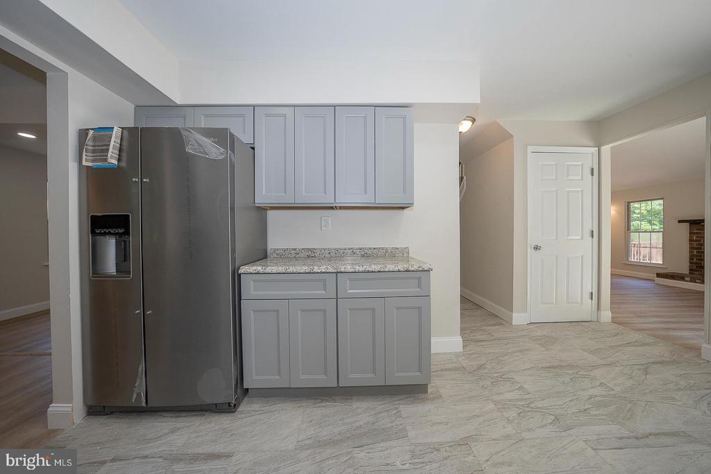 2129 BARNWOOD CIRCLE