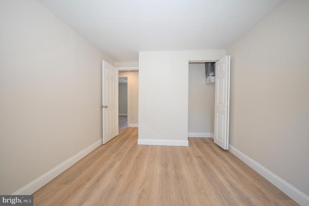 2129 BARNWOOD CIRCLE