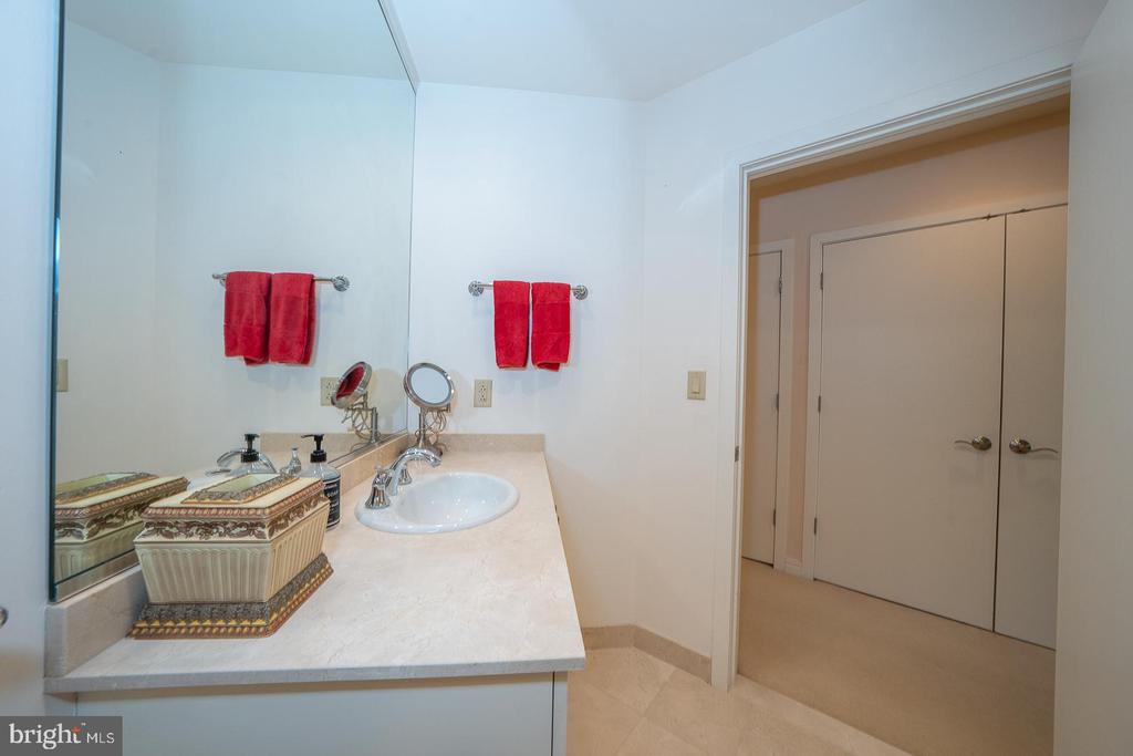 190 PRESIDENTIAL BOULEVARD Unit: 507