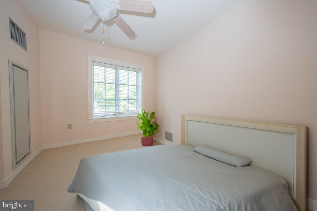 190 PRESIDENTIAL BOULEVARD Unit: 507