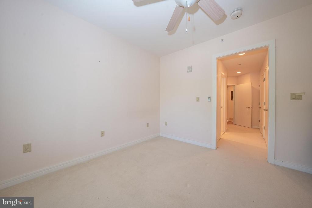 190 PRESIDENTIAL BOULEVARD Unit: 507