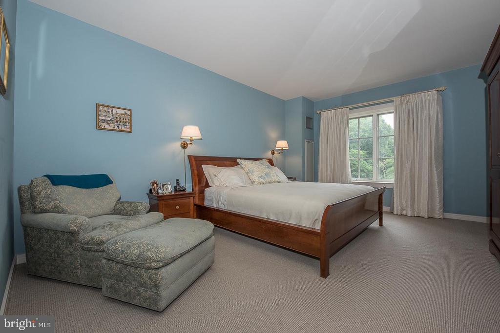 190 PRESIDENTIAL BOULEVARD Unit: 415