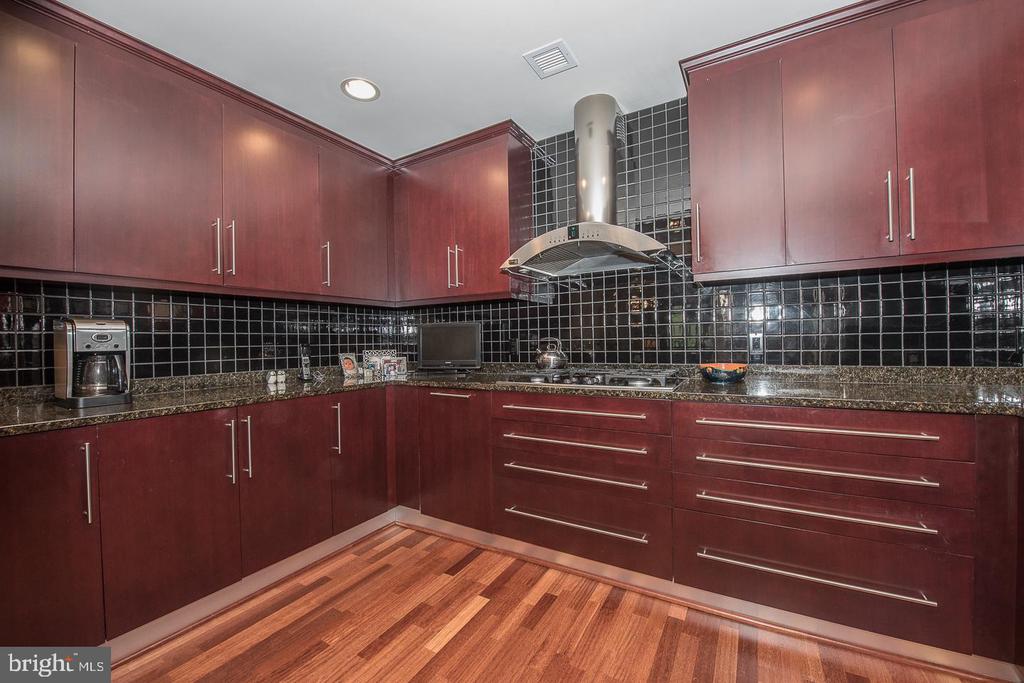 190 PRESIDENTIAL BOULEVARD Unit: 415