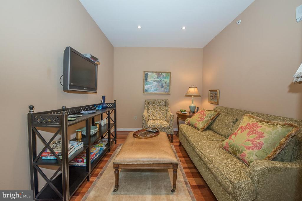 190 PRESIDENTIAL BOULEVARD Unit: 415
