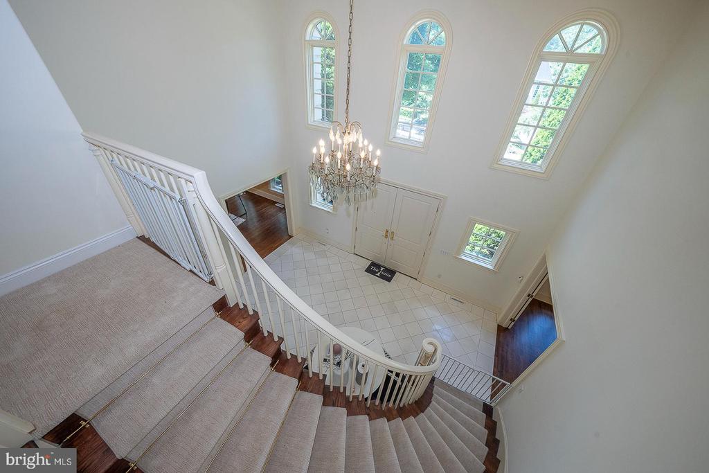 365 GREENWOOD COURT
