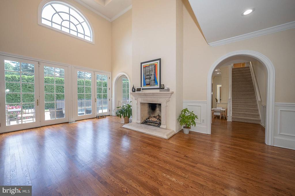 365 GREENWOOD COURT