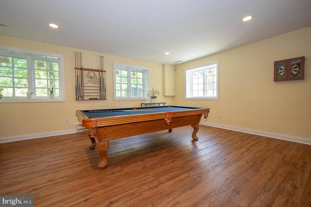 365 GREENWOOD COURT