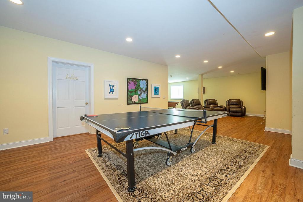 365 GREENWOOD COURT