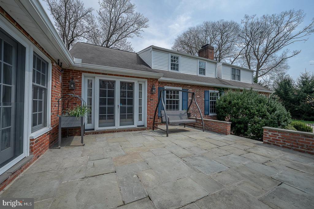 1416 OLD GULPH ROAD