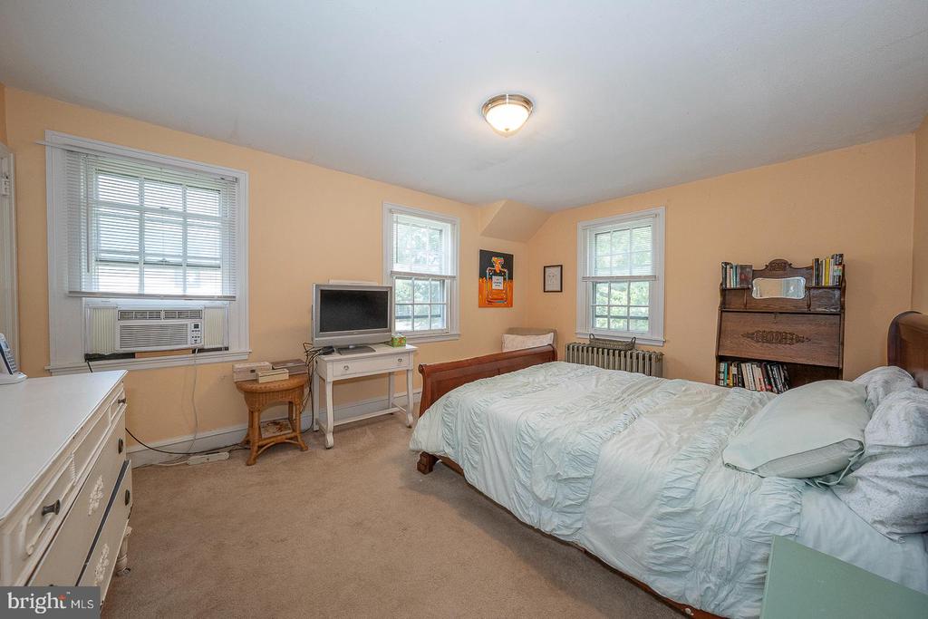 124 CROSSHILL ROAD