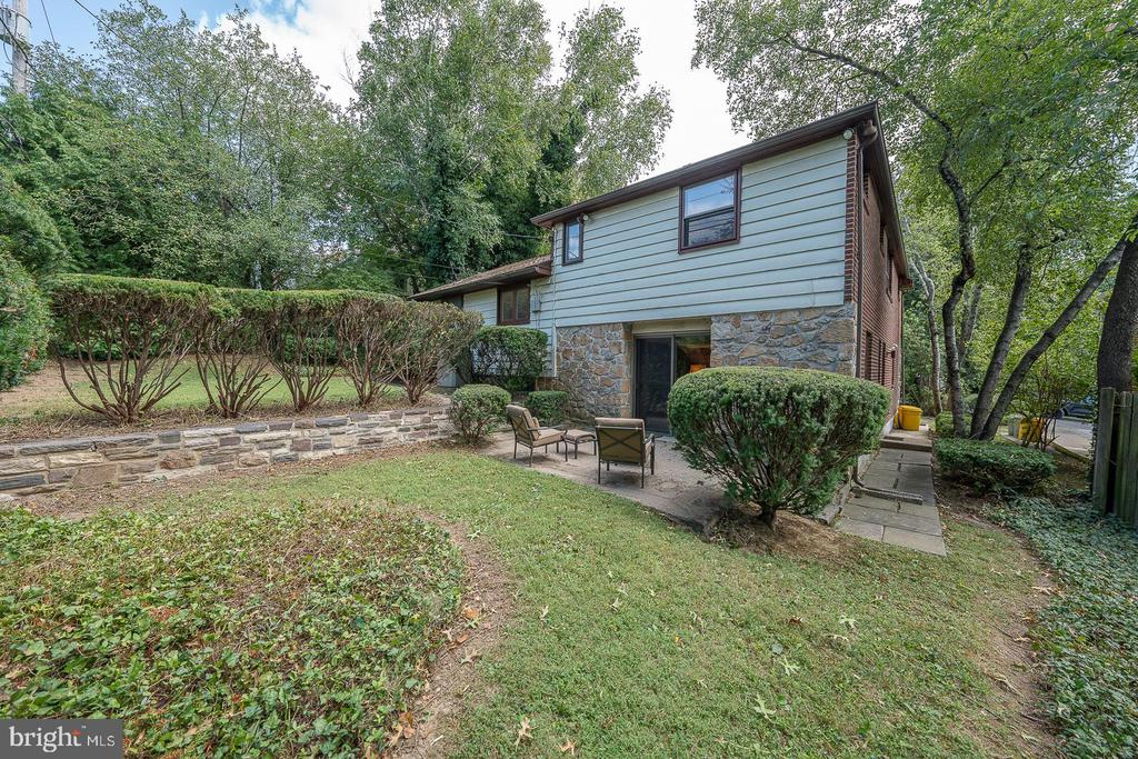 1515 SHEFFIELD LANE