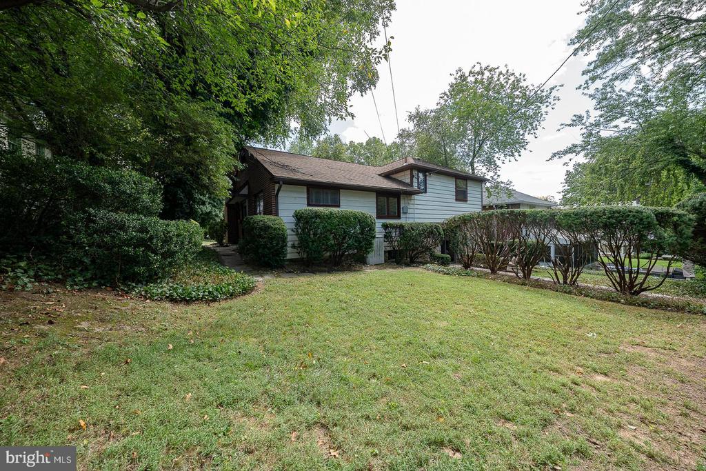 1515 SHEFFIELD LANE