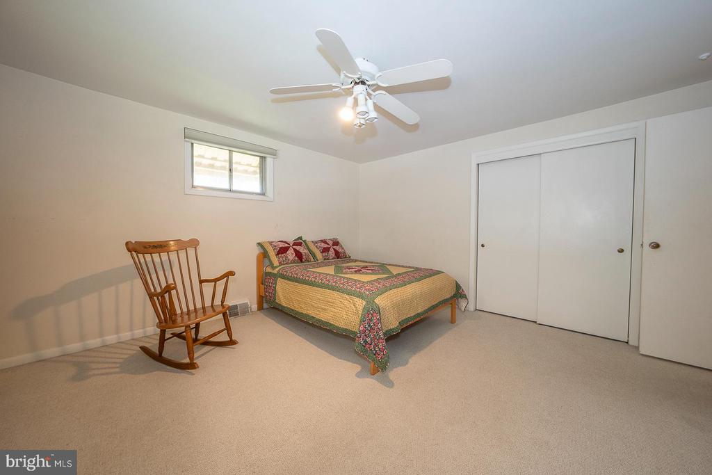 1515 SHEFFIELD LANE
