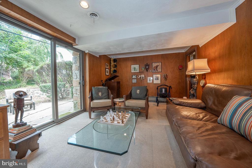 1515 SHEFFIELD LANE