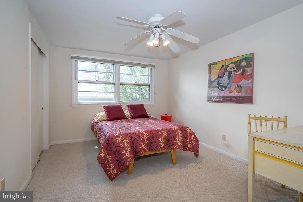 1515 SHEFFIELD LANE