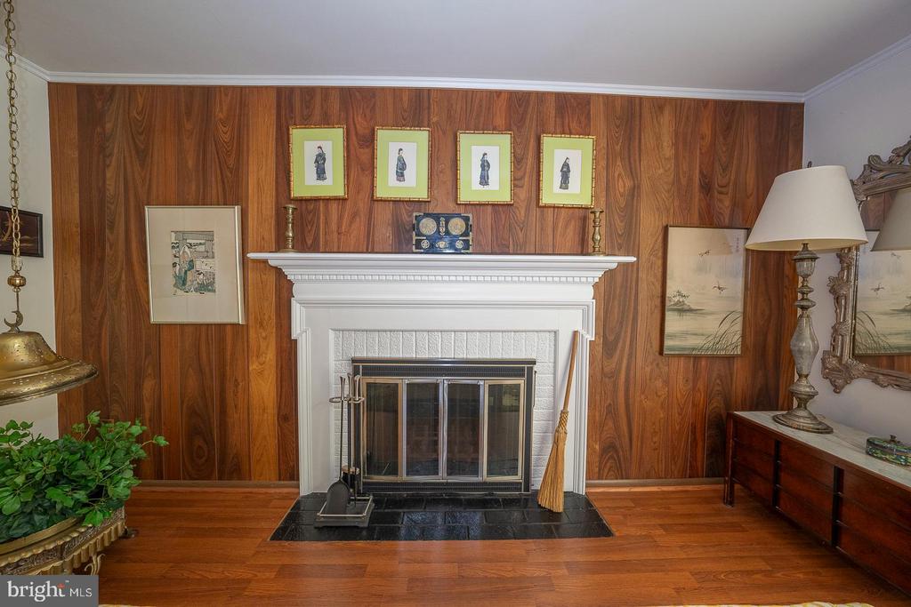 1515 SHEFFIELD LANE