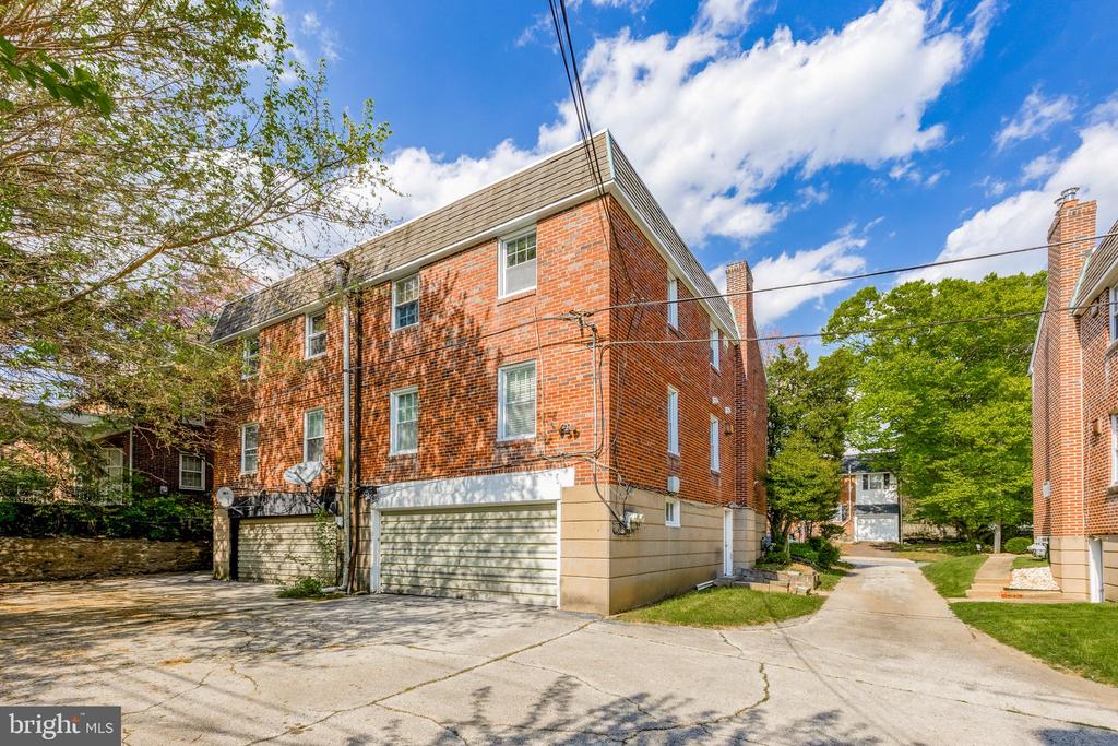14 ROCK GLEN ROAD Unit: GARAGE