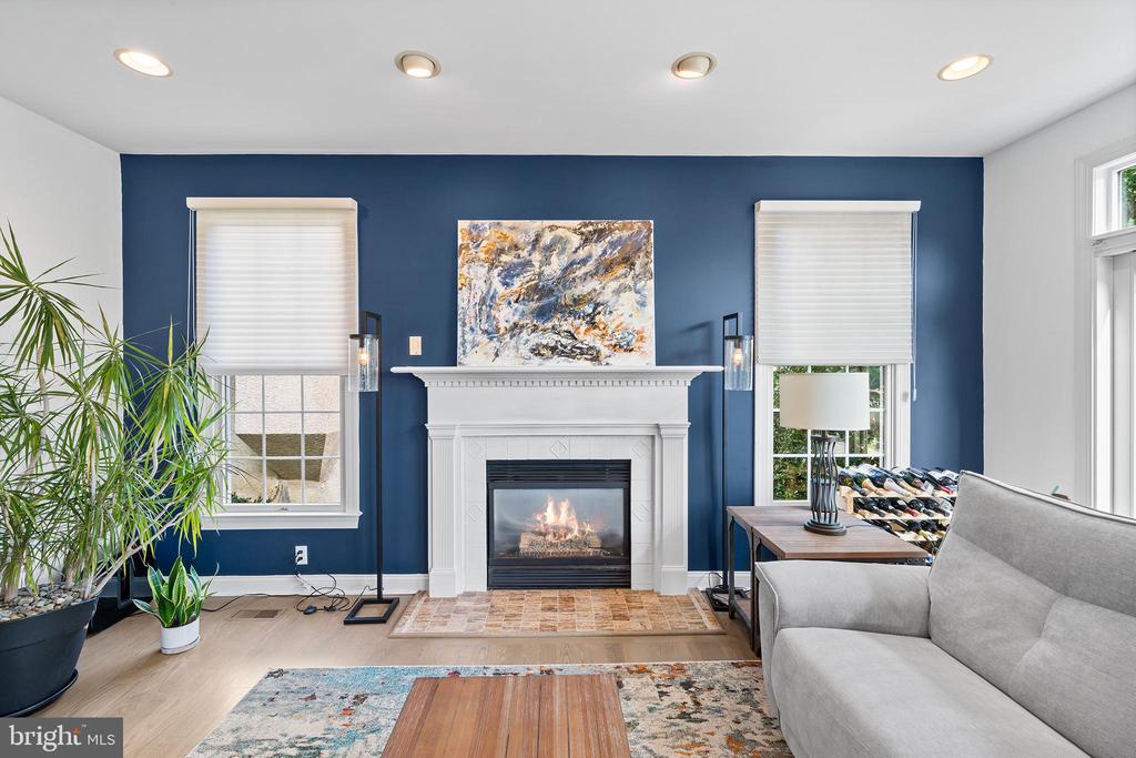 1010 RIVERVIEW LANE