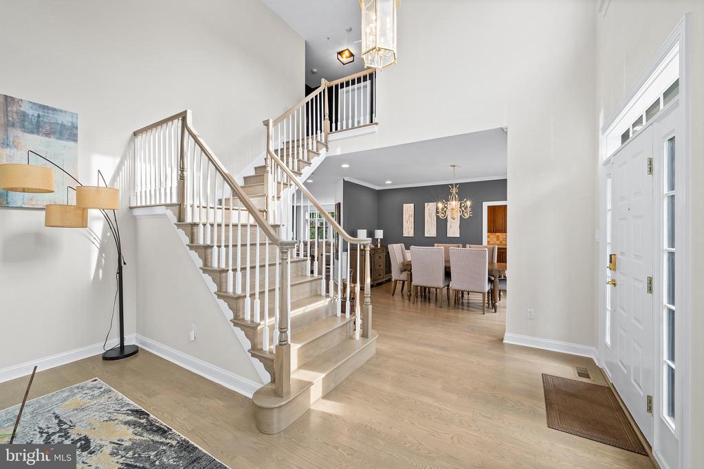 1010 RIVERVIEW LANE