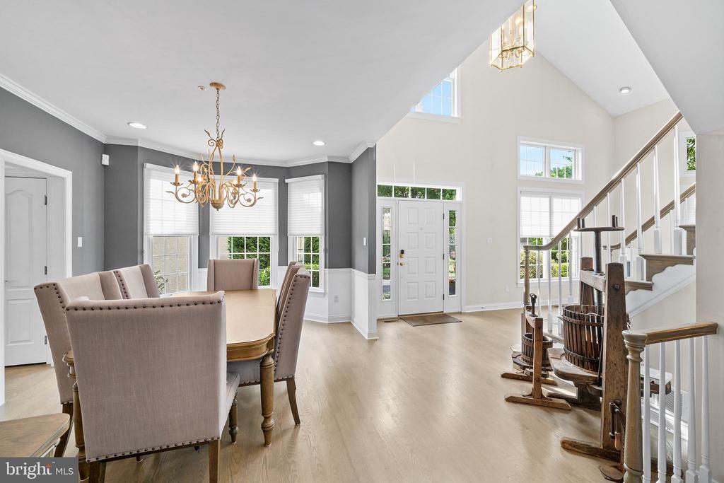 1010 RIVERVIEW LANE