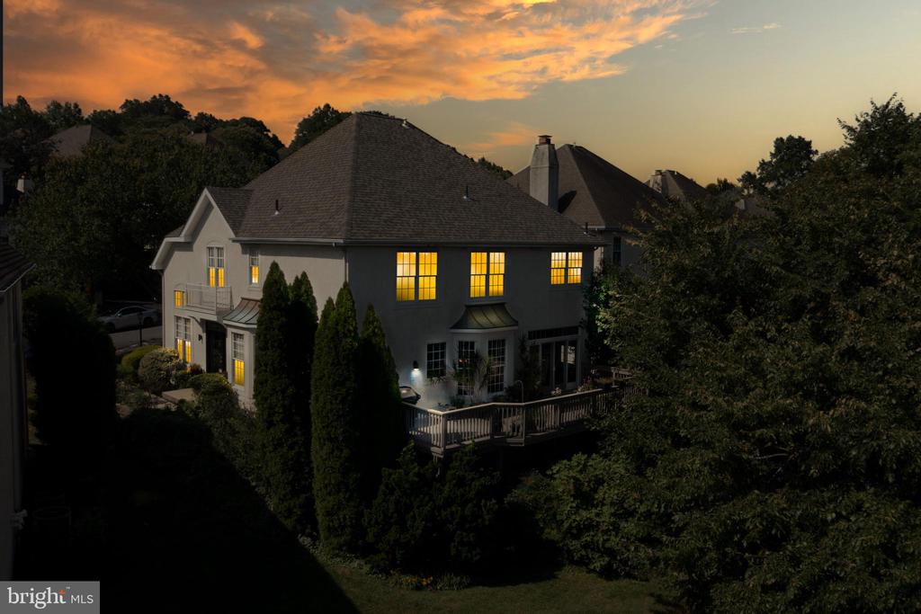 1010 RIVERVIEW LANE