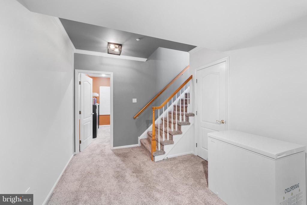 1010 RIVERVIEW LANE