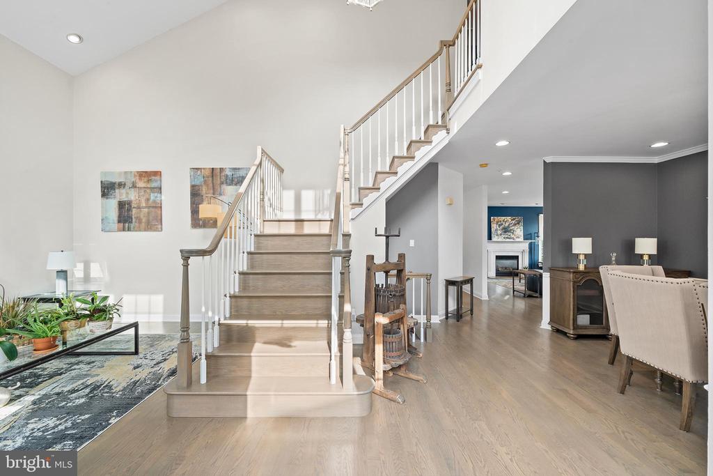 1010 RIVERVIEW LANE