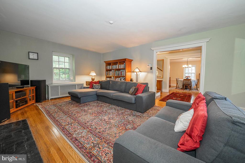 512 ANTHWYN ROAD