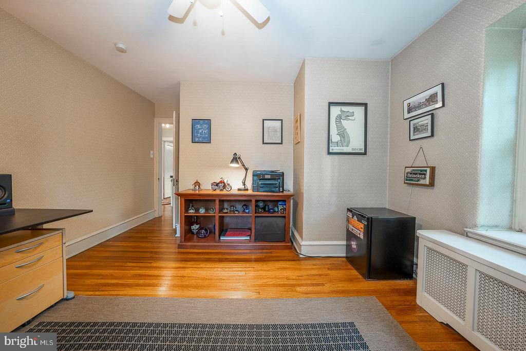 512 ANTHWYN ROAD